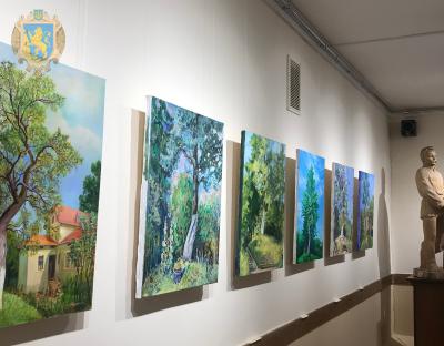 Врятувати Франкову грушу: у Домі Франка відкрили благочинну виставку малярських робіт львівських художників