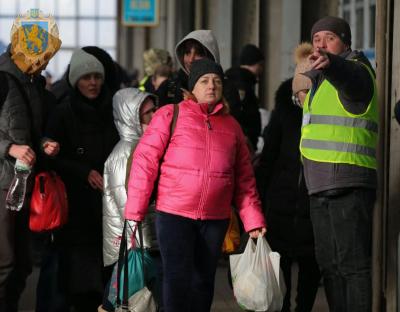 Люди, які покинули дім, можуть стати на облік внутрішньо переміщеної особи: куди звертатись