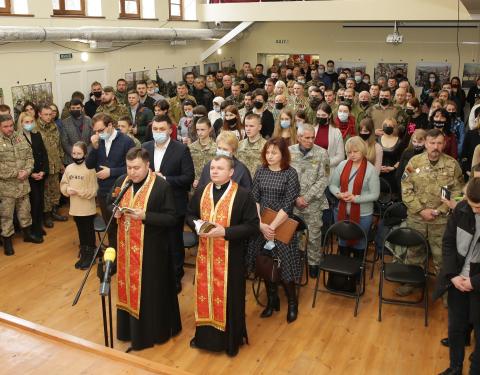 «Ви стали першою іскрою, з якої розгорівся вогонь спротиву російській агресії», - Максим Козицький привітав воїнів з Днем добровольця