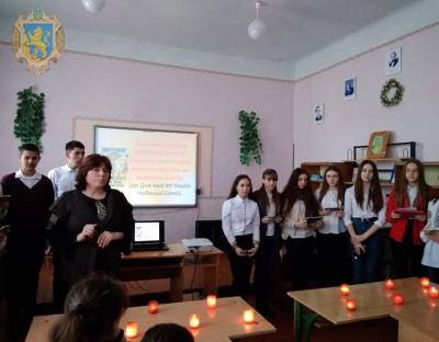 У школах Львівщини вшановують пам’ять Героїв Небесної Сотні