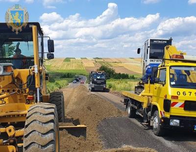  На Яворівщині проводять ремонт автомобільної дороги Віжомля – Прилбичі