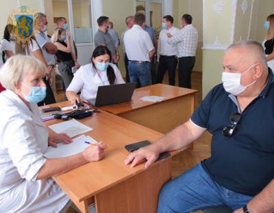 Щеплення від COVID-19 на Львівщині можна отримати у 18 центрах вакцинації