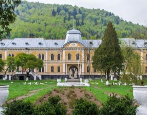 Палац Гредлів передали в оренду Сколівським Бескидам