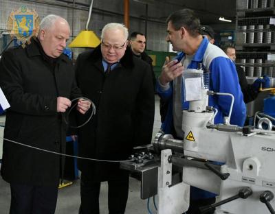 Перший віце-прем’єр-міністр України Степан Кубів ознайомився із роботою ПАТ “Концерн Електрон”