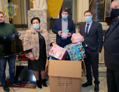 До Дня святого Миколая дітям-сиротам на Львівщині подарують майже 5 тисяч іграшок