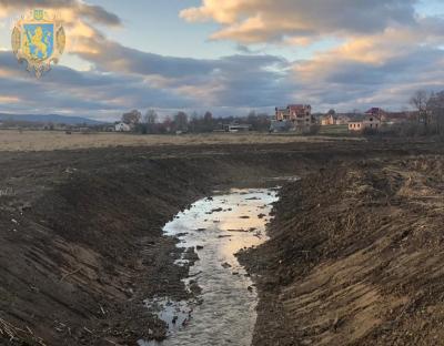 На Дрогобиччині триває берегоукріплення русла річки Вишниця