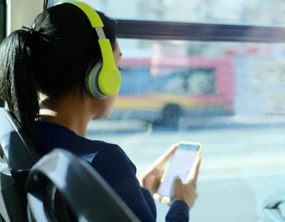 У громадському транспорті діє обмеження на використання аудіовізуальних творів російських артистів