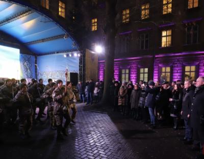 У дворику Львівської ОДА організували мистецьку акцію до Дня Соборності 