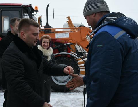 На Самбірщині урочисто передали ключі від нового обладнання для полігону ТПВ