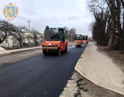 На дорогах області тривають роботи з ліквідації аварійної ямковості