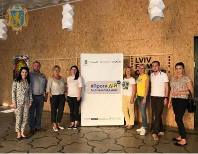 "Жінка в полоні": до Всесвітнього дня протидії торгівлі людьми організували кінопоказ