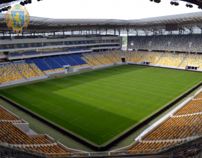 На футбольному полі “Арена Львів” розпочали заміну газону