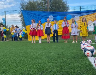 У Кам'янка-Бузькій громаді відкрили новий спортивний майданчик