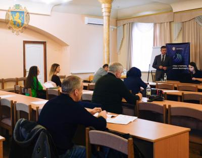 Підприємці Львівщини продовжують вивчати основи експортної діяльності: сьогодні говорили про митне оформлення