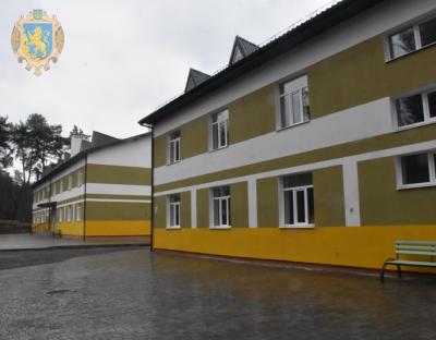 У Бродах ввели в експлуатацію нові гуртожитки для контрактників авіації(+відео)