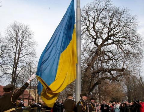 На Львівщині відзначили День Єднання: біля Львівської ОДА підняли синьо-жовтий стяг