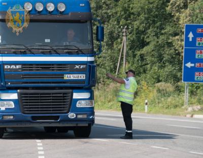 Підвищення температурного режиму: водіям вантажівок нагадують про обмеження