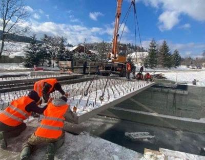 Дорожники ремонтують міст між Східницею та Уричем