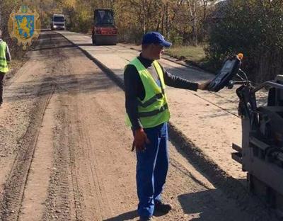 У Перемишлянському районі ремонтують дорогу Золочів – Кропивна – Новосілки – Брюховичі