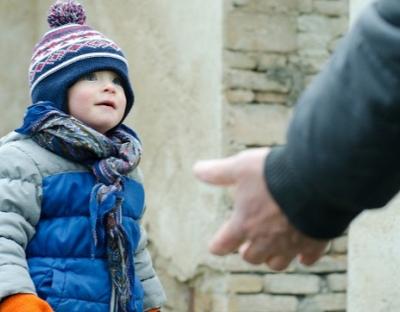 Що робити якщо ви помітили дитину без нагляду: роз'яснення МВС