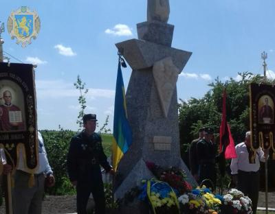 На Львівщині відкрили пам’ятник Зиновію Тершаківцю та побратимам