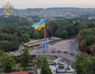 На території Академії Сухопутних військ відкрили найбільший флагшток області (ВІДЕО)