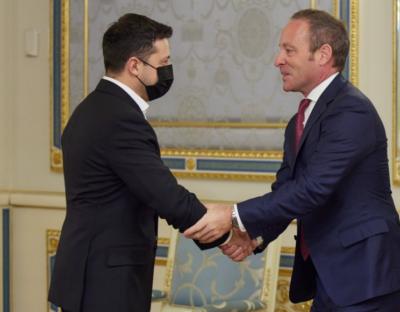 У присутності Президента України Міністерство цифрової трансформації та Apple підписали Меморандум про співпрацю