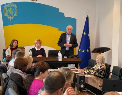 Громади ознайомлюють з механізмами підтримки у впровадження енергоощадних заходів: семінар провели в Мостиській міській ОТГ 