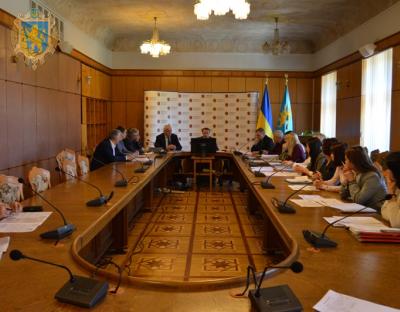 Розподіл об’єктів для придбання житла дітям-сиротам розглянули під час комісії