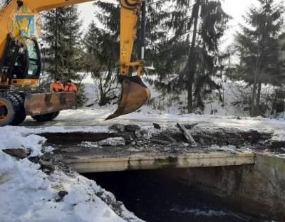 На дорозі Славське – Хащованя відновили ремонт двох мостів