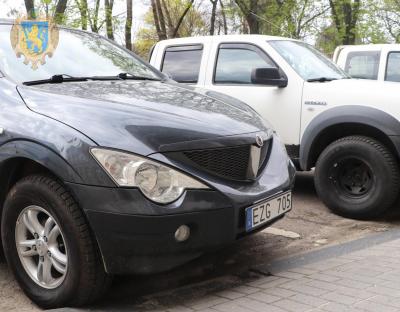 Воїнам зі Львівщини передадуть на передову ще чотири автівки