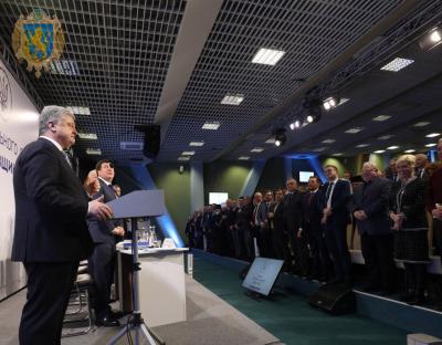 Ми захистили країну від знищення та розшматування, і Україна рухається в ЄС і НАТО – Президент на Львівщині