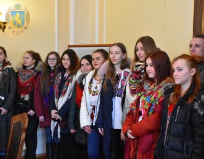 Студенти мистецького коледжу заколядували для держслужбовців