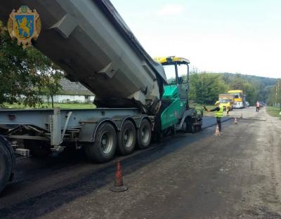 Триває ремонт автомобільної дороги Зарваниця-Новоселище-Плугів