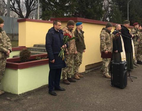 У Львові попрощалися з десантником, який героїчно загинув 5 років тому у боях за Україну