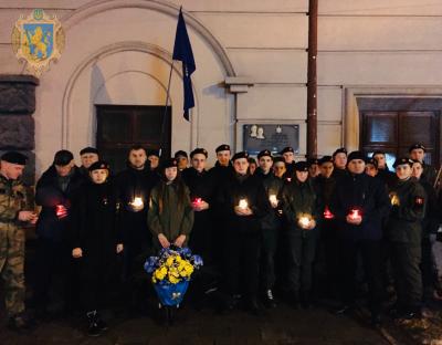 Молодь вшанувала пам'ять членів ОУН Василя Біласа та Дмитра Данилишина 