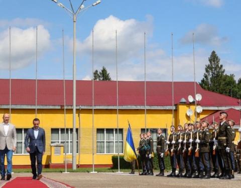 Прем’єр-міністри України та Грузії відвідали Міжнародний центр миротворчості та безпеки на Львівщині