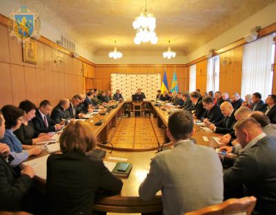 Вирішення проблем учасників АТО – відповідальність суспільства та влади, - Олег Синютка під час апаратної наради