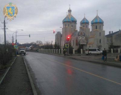 На пішохідних переходах Львівщини облаштовують світлофорні об‘єкти