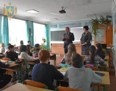 Голова Львівської ОДА оглянув опорну школу на Львівщині