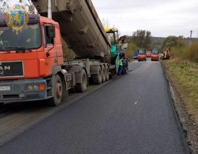 У Золочівському районі триває поточний ремонт дороги Зарваниця – Новоселище – Плугів
