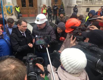 Нам немає з ким боротись – ми однодумці, - Ростислав Замлинський зустрівся із гірниками, які прийшли під Львівську ОДА