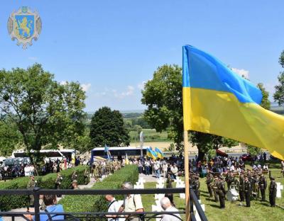 На Золочівщині із почестями перепоховали загиблих у липні 1944-го вояків-дивізійників