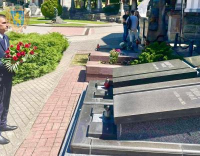 На Личакові вшанували пам’ять легендарного письменника-романіста Романа Іваничука