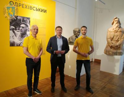 До кінця травня у Національному музеї триває виставка творів львівських скульпторів – родини Одрехівських