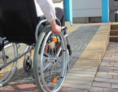 Безбар’єрні на Львівщині менше половини соціально важливих об’єктів