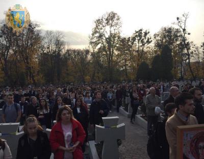 На Янівському кладовищі вшанували героїв Листопадового Чину