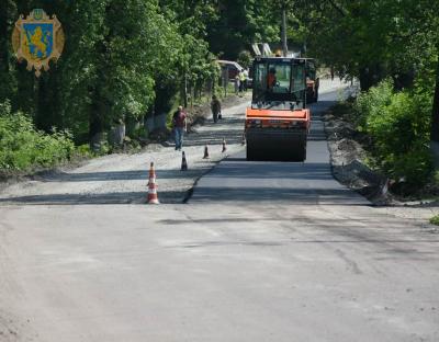 На Львівщині тривають роботи з експлуатаційного утримання автомобільних доріг