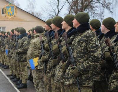 У Великих Мостах понад 400 прикордонників-строковиків присягнули на вірність українському народу