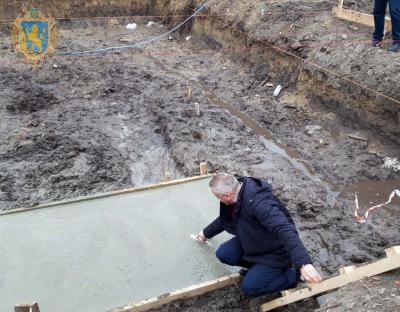 На Жовківщині заклали фундамент під будівництво лабораторії молока